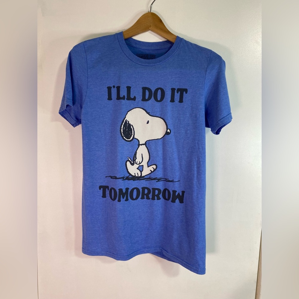 Men’s Size Small Snoopy Graphic T-Shirt Blue Short Sleeve